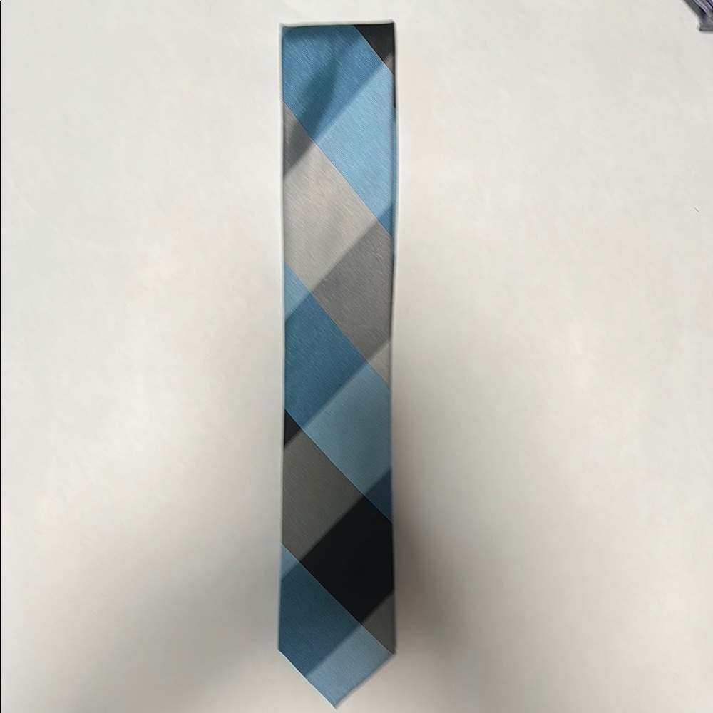 Van Heusen Blue and Gray Geometric Tie